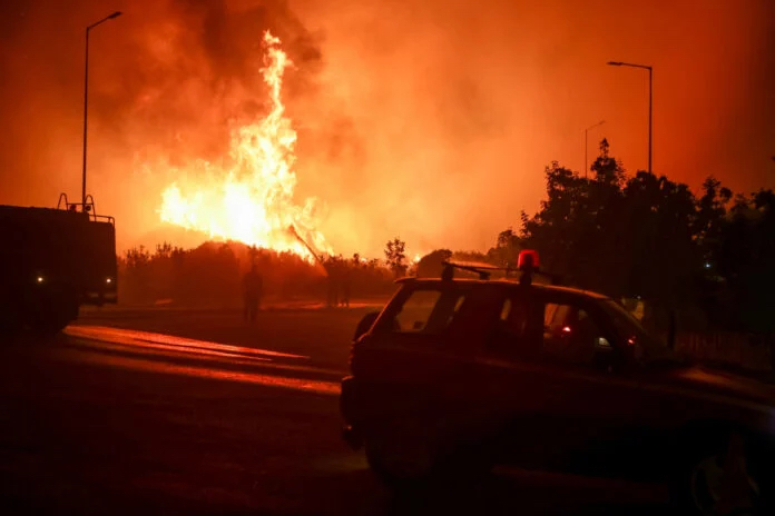 Δεκάδες νεκροί από τις φωτιές- παρανάλωμα του πυρός τα τελευταία δάση στην Αττική, στον Έβρο και αλλού. Η εγκληματική τους πολιτική πρέπει να σταματήσει!